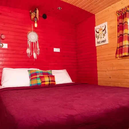 Roulotte Insolite Avec Bain Nordique Prive A Vakantiehuis *