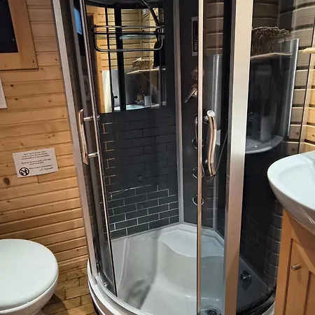 Roulotte Insolite Avec Bain Nordique Prive A Vakantiehuis La Flèche