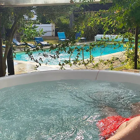 Roulotte Insolite Avec Bain Nordique Prive A Vakantiehuis La Flèche