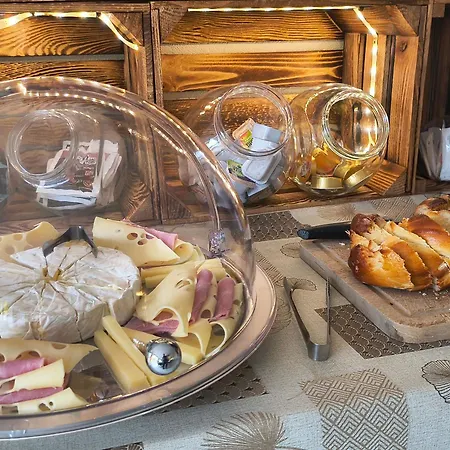 Roulotte Insolite Avec Bain Nordique Prive A Vakantiehuis La Flèche
