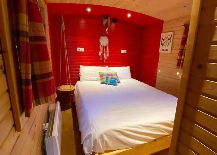 Roulotte Insolite Avec Bain Nordique Prive A La Fleche - Fr-1-410-485 * La Flèche